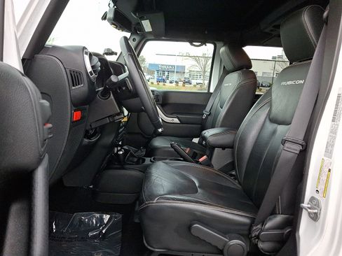 Used 2016 Jeep Wrangler Unlimited Rubicon image 13