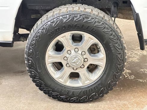 Used 2022 RAM 2500 Big Horn w/ Level 1 Equipment Group AWD/4WD image 53