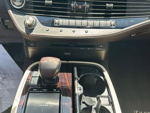 Used 2018 Lexus LS 500 w/ Interior Upgrade Package RWD image 21