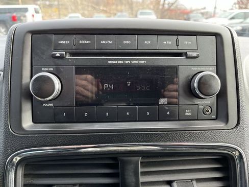 Used 2014 Dodge Grand Caravan SXT image 14