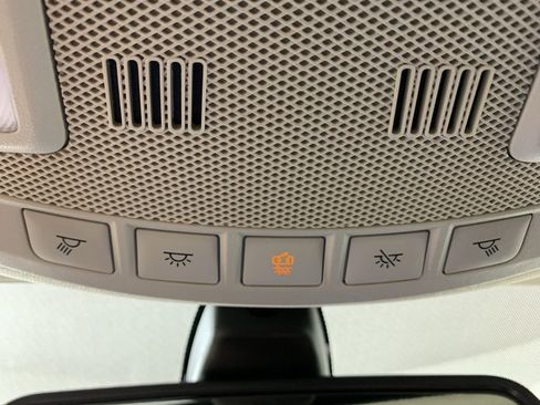 Used 2019 Ford Fusion SE image 22