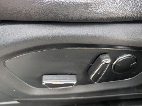 Used 2020 Ford Explorer Limited w/ Class III Trailer Tow Package image 12