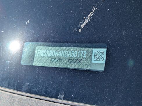 Used 2022 Ford Explorer XLT w/ Equipment Group 202A image 10