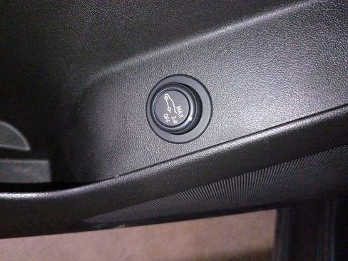 Used 2022 Chevrolet Equinox LT image 8