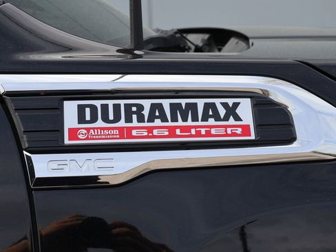 Used 2021 GMC Sierra 2500 Denali w/ Denali Black Diamond Edition image 6