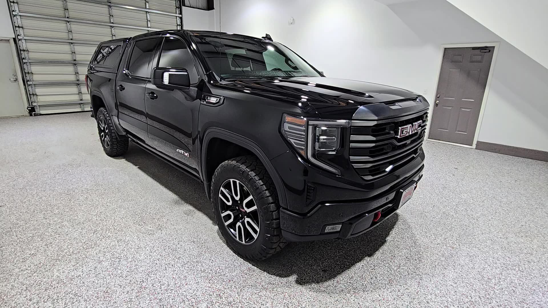 Used 2024 GMC Sierra 1500 AT4 w/ Technology Package AWD/4WD image 3