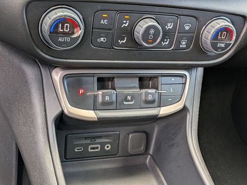 Certified 2024 GMC Terrain Denali w/ Denali Premium Package AWD/4WD image 15