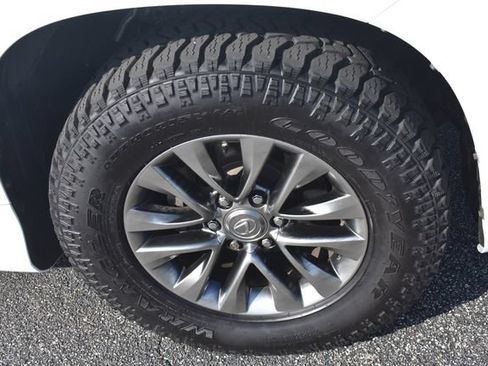 Used 2016 Lexus GX 460 Luxury AWD/4WD image 12