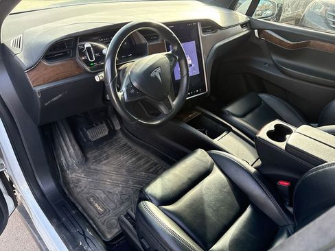 Used 2020 Tesla Model X Long Range image 3