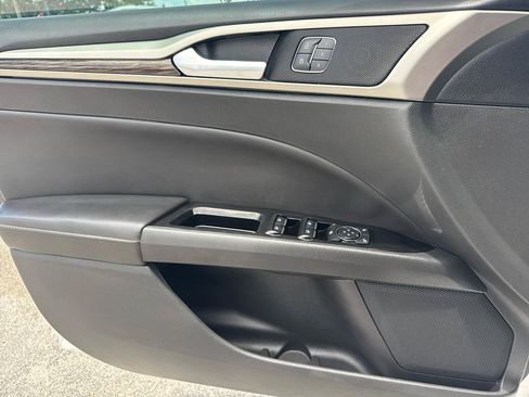 Used 2014 Ford Fusion SE w/ Equipment Group 202A FWD image 44