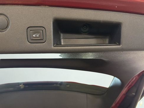 Used 2018 Chevrolet Equinox LT AWD/4WD image 28