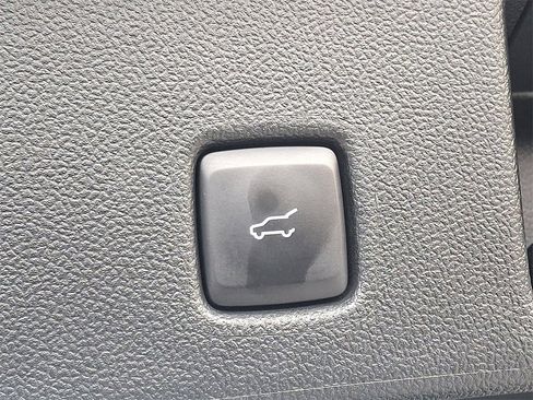 Certified 2022 Ford Escape Titanium w/ Titanium Elite Package image 30