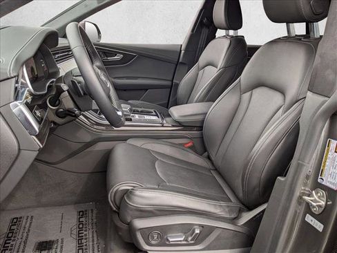 Certified 2025 Audi Q8 Prestige image 17