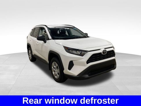 Used 2019 Toyota RAV4 LE w/ Carpet Mat Package AWD/4WD image 5