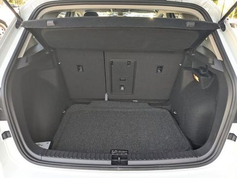 Used 2022 Volkswagen Taos SEL image 11