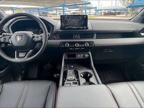 New 2025 Honda Pilot TrailSport image 5