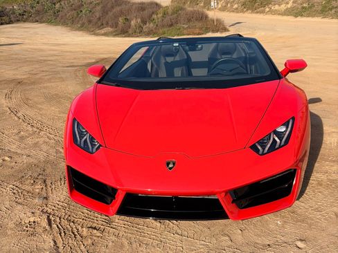 Used 2019 Lamborghini Huracan LP 580-2 image 4