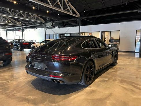 Used 2017 Porsche Panamera 4S image 5