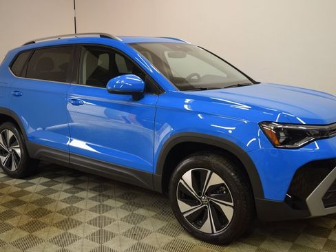 New 2025 Volkswagen Taos SE image 2