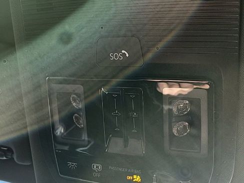 New 2026 Volkswagen Tiguan SE R-Line image 6