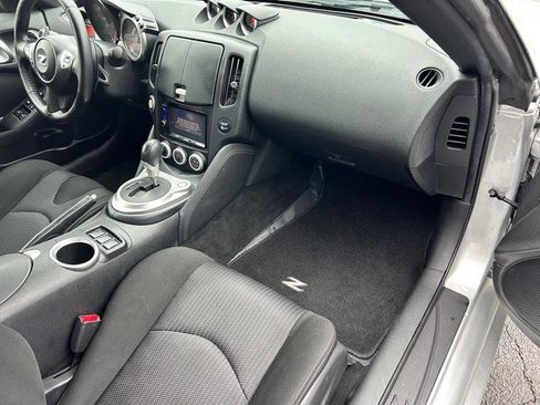 Used 2015 Nissan 370Z Coupe image 29