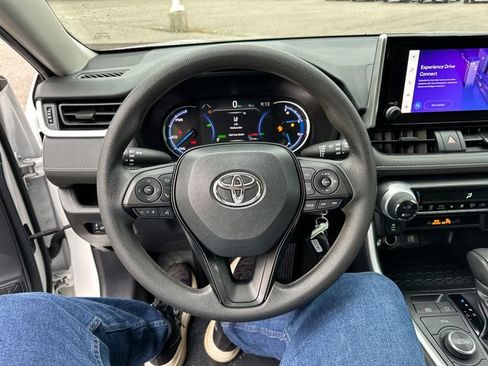 Certified 2024 Toyota RAV4 LE AWD/4WD image 38