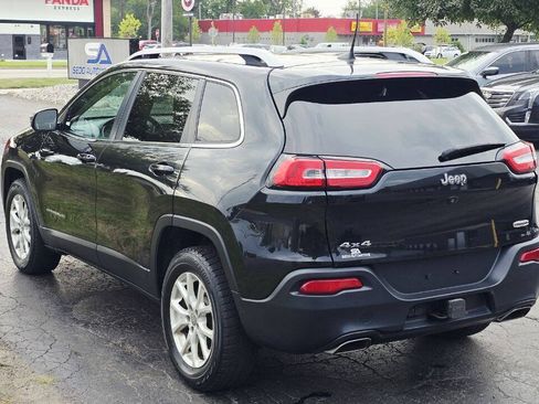 Used 2016 Jeep Cherokee Latitude w/ Comfort & Convenience Group AWD/4WD image 4