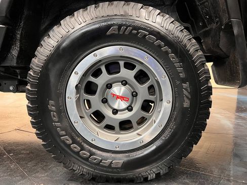 Used 2014 Toyota FJ Cruiser 4WD image 24