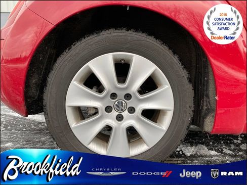 Used 2010 Volkswagen Beetle Coupe image 9