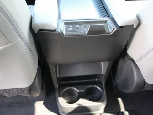 Certified 2026 Toyota Sienna XLE FWD image 43