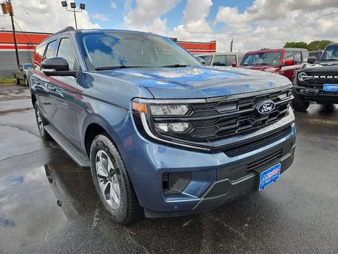 New 2027 Ford Expedition Max Active RWD image 2