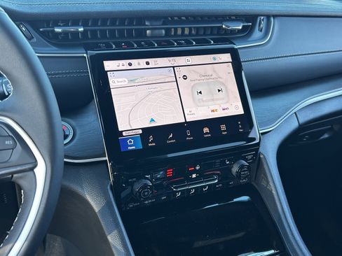 New 2025 Jeep Grand Cherokee L Limited w/ Trailer Tow Package image 20