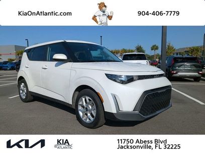 Used 2025 Kia Soul LX w/ LX Technology Package