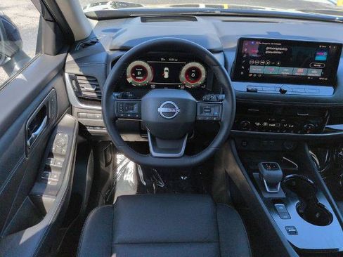 Certified 2025 Nissan Rogue SL w/ SL Premium Package FWD image 16