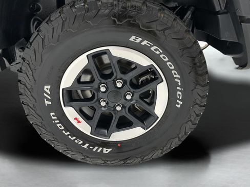 Used 2022 Jeep Wrangler Unlimited Rubicon w/ Cold Weather Group AWD/4WD image 8