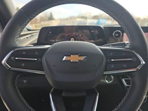 New 2026 Chevrolet Traverse LT w/ Sun and Wheel Package FWD image 24