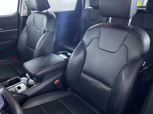 Used 2022 Kia Telluride LX image 11