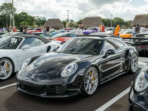 Used 2015 Porsche 911 Turbo S image 1