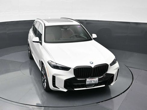 Used 2026 BMW X5 xDrive50e w/ M Sport Package AWD/4WD image 19