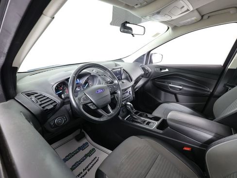 Used 2019 Ford Escape SE image 9