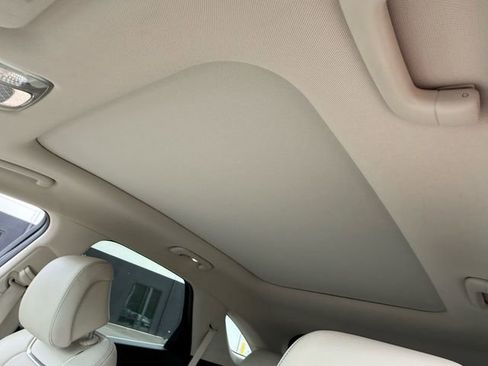 Used 2024 Genesis GV70 2.5T w/ Select Package image 27