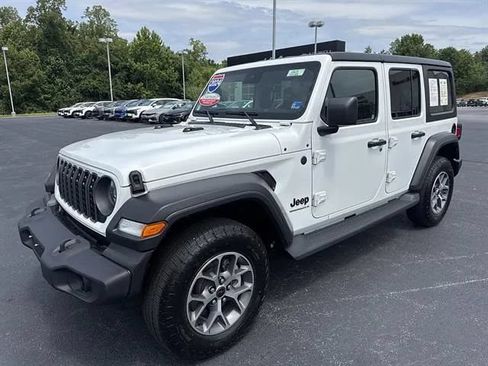 Used 2024 Jeep Wrangler Unlimited Sport AWD/4WD image 3