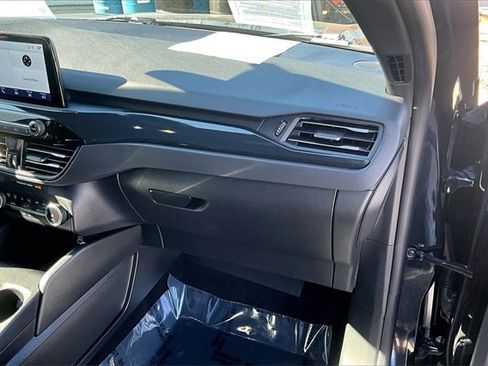 Used 2025 Ford Escape ST-Line image 16