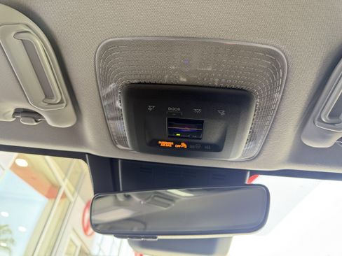 Certified 2025 Toyota Prius Plug-In Hybrid image 20