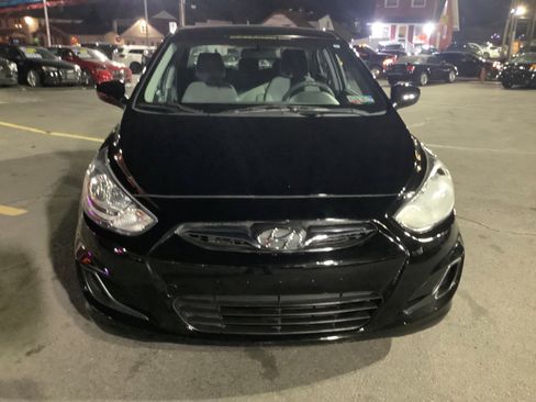 Used 2014 Hyundai Accent GLS image 2