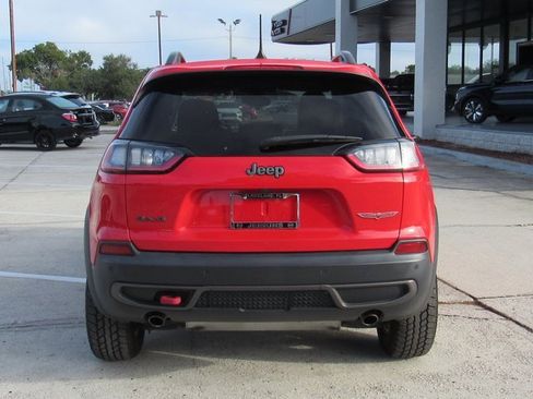 Used 2019 Jeep Cherokee Trailhawk w/ Cold Weather Group image 5