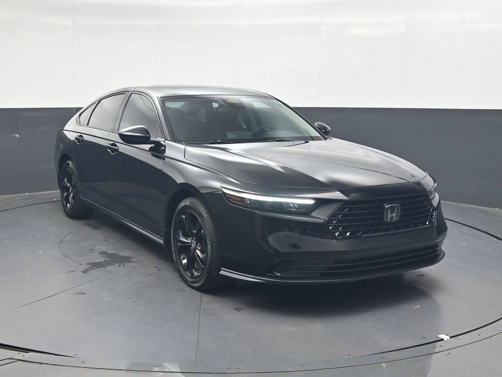 Used 2025 Honda Accord SE image 2