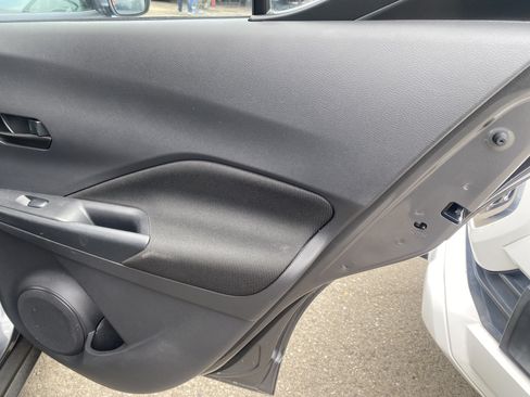 Used 2024 Nissan Kicks S FWD image 17