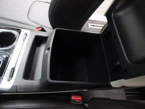 Used 2022 Kia Carnival SX image 25