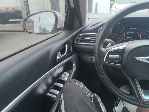 Used 2021 Genesis G70 2.0T image 30